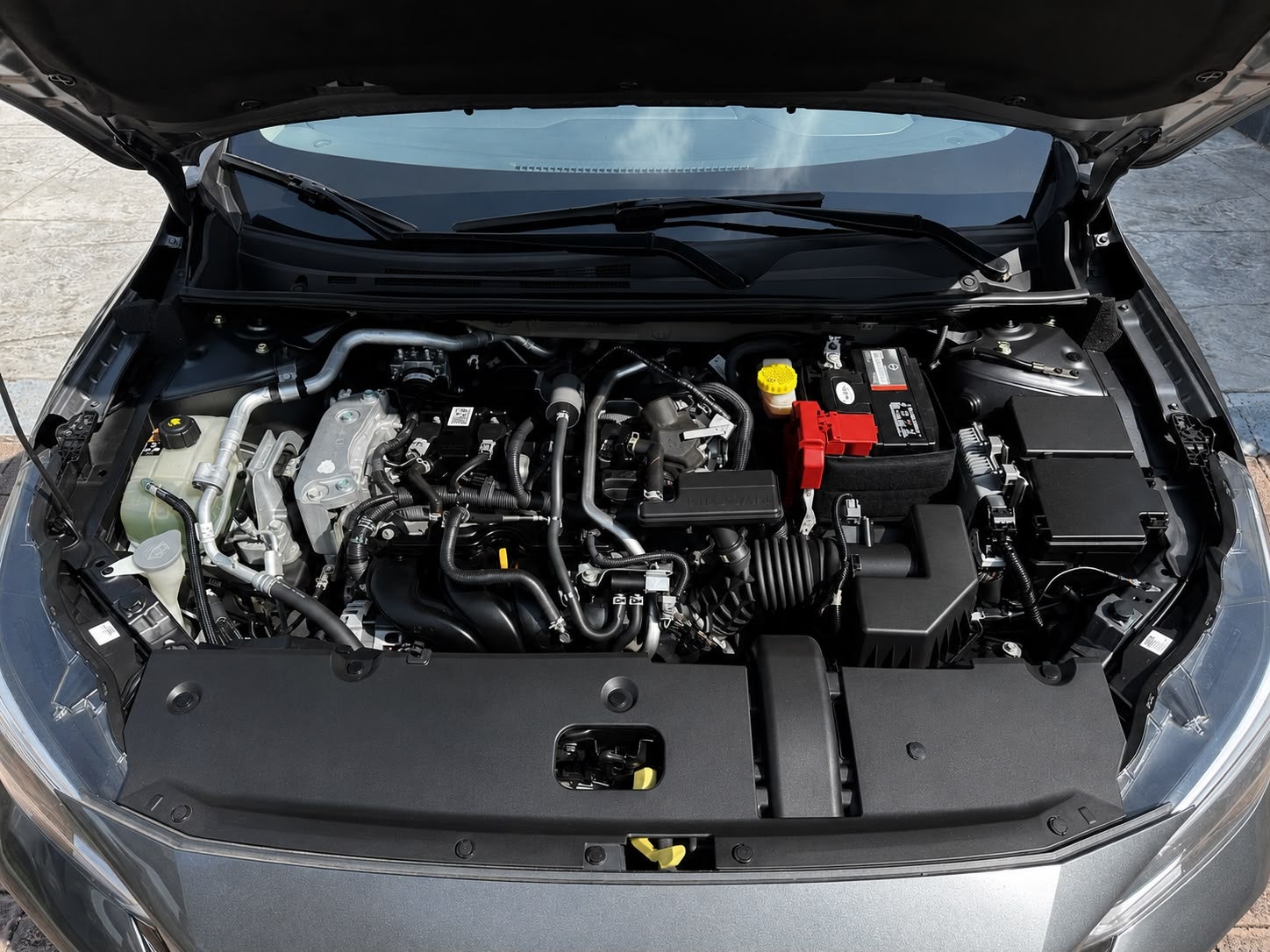 2023 Nissan Sentra SR BI-TONO L4 2.0L 145 CP 4 PUERTAS AUT BA AA