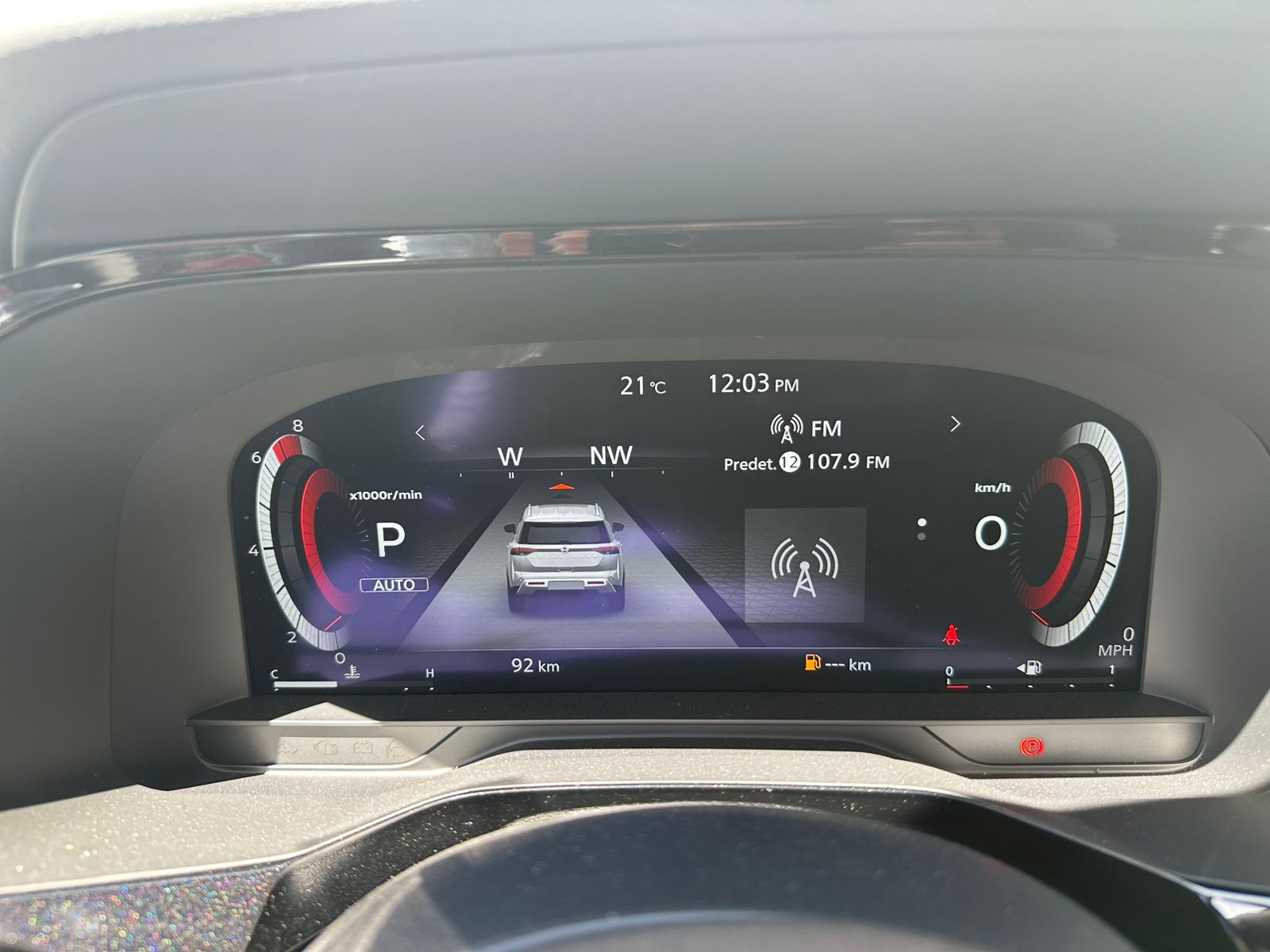 2025 Nissan Pathfinder PLATINUM V6 3.5L 270 CP 5 PUERTAS AUT PIEL BA AA