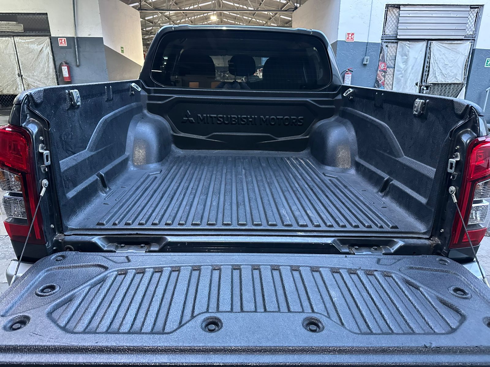 2024 Mitsubishi L200 GLX, L4, 2.4L, 126 CP, 4 PUERTAS, STD